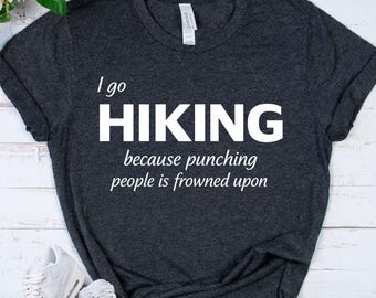 Camiseta de senderismo y aventura al aire libre - Camiseta para amantes de los senderos - Regalo para exploradores de montaña - Ropa para entusiastas del camping - Regalo para excursionistas