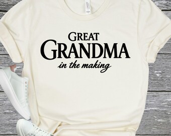GREAT GRANDMA Pregnancy Announcement Shirt - Promoted To Great Grandma - Baby Reveal Gift - New Great Grandmother Tee