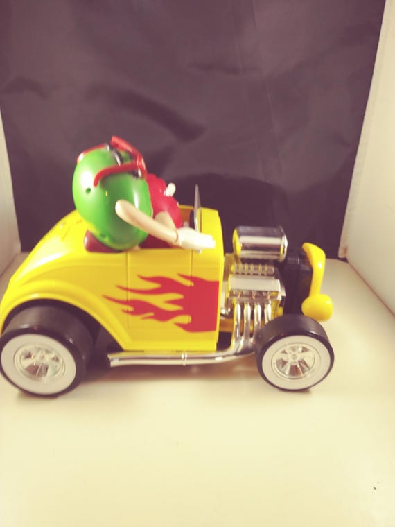 イエローホットロッド M&M キャンディディスペンサーカー - Etsy 日本