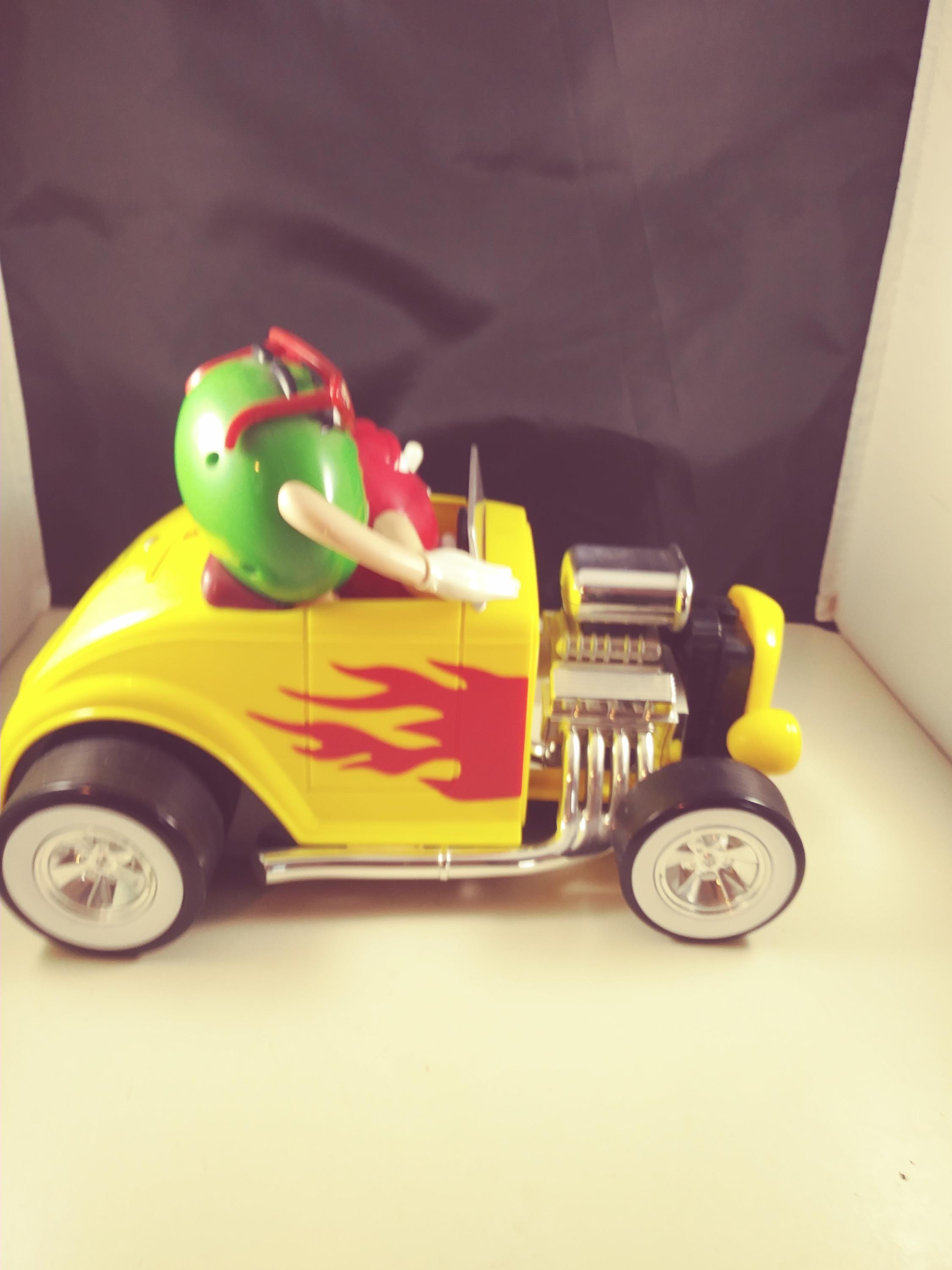イエローホットロッド M&M キャンディディスペンサーカー - Etsy 日本