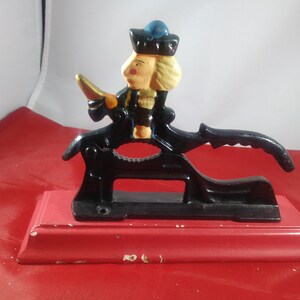 Vintage Cast Iron Soldier Nut Cracker