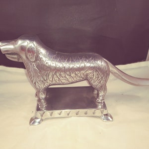 1950&#39;s Cast Iron Figural Dog Nut Cracker