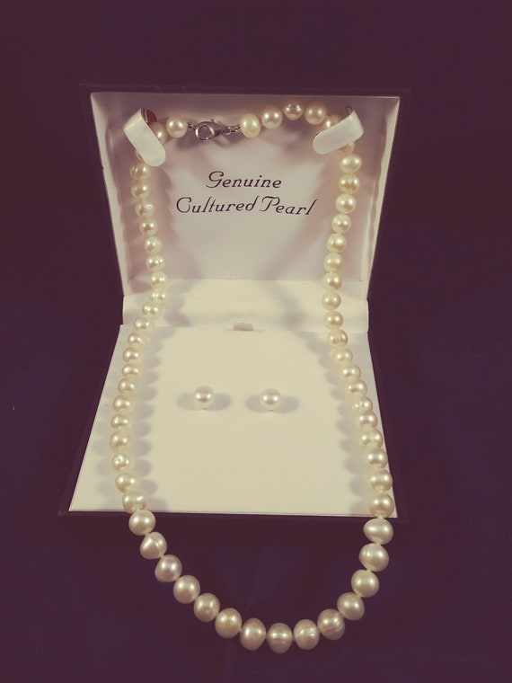 Genuine Cultured Pearl Earrings & Necklace Set