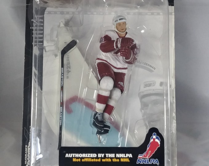 Vintage Mcfarlane Sports Picks NHLPA Steve Yzerman 19 Series 1
