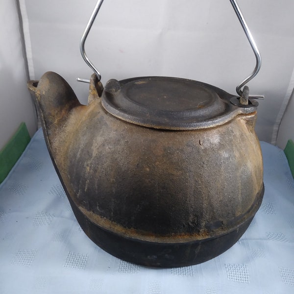 Vintage 1930's Cast Iron Kettle