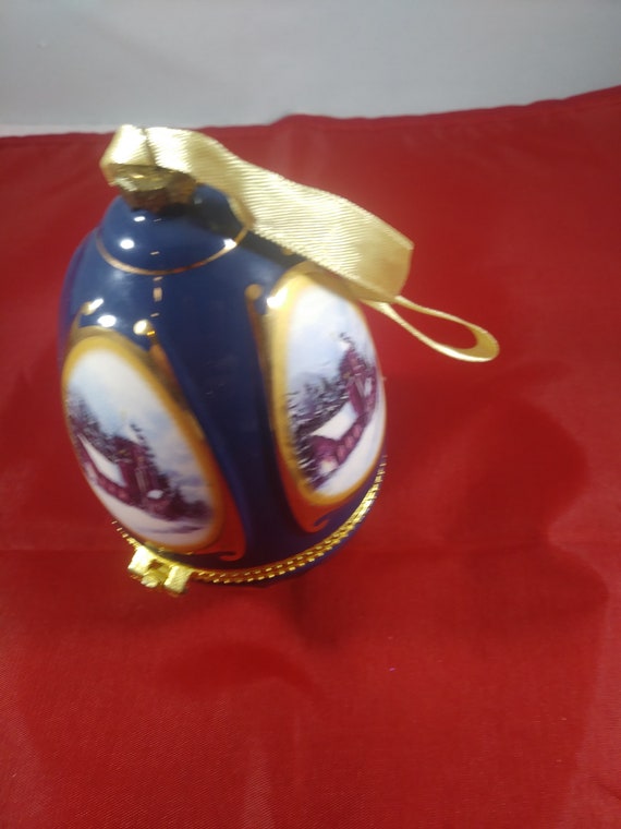 Vintage Christmas Porcelain Musical Egg Christmas… - image 2