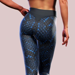 Peau de serpent bleu Leggings motif animal Boa Python imprimé pantalons de yoga Fitness vêtements de sport à la main femmes forme Capri Shorts collants d'entraînement