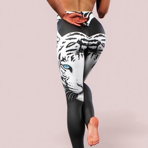 Tiger Albino Straps Leggings Animal Pattern Print Yoga Pants Women Sportswear Black White Gym Activewear Plus Size High Waist Apparel zdjęcie 2