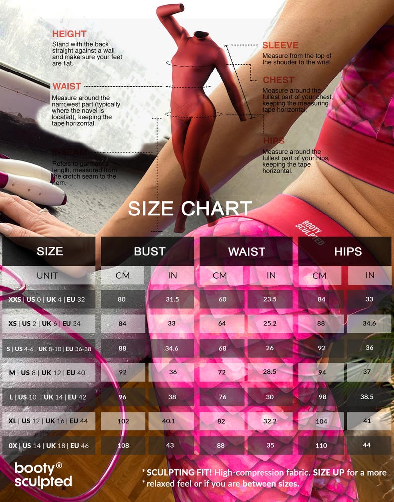 Pu&ograve; includere: Tabella delle taglie per l'abbigliamento sportivo "Booty Sculpted", con misure di busto, vita e fianchi in cm e pollici. Include un manichino senza testa e istruzioni di misurazione. Taglie dalla XXS alla 0X.