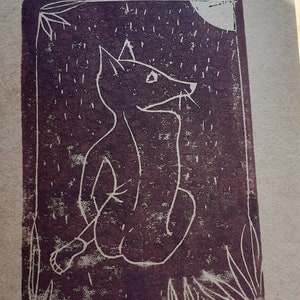 Linogravure d'une femme renard sur carte A6 enveloppe image 3