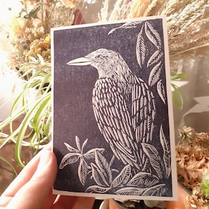 Linogravure d'un corbeau  sur carte A6 + enveloppe