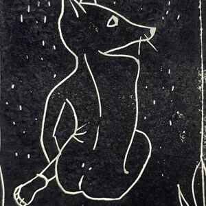 Linogravure d'une femme renard sur carte A6 enveloppe image 5