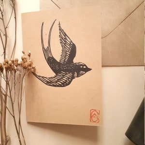 Linogravure d'hirondelle sur carte A6 + enveloppe