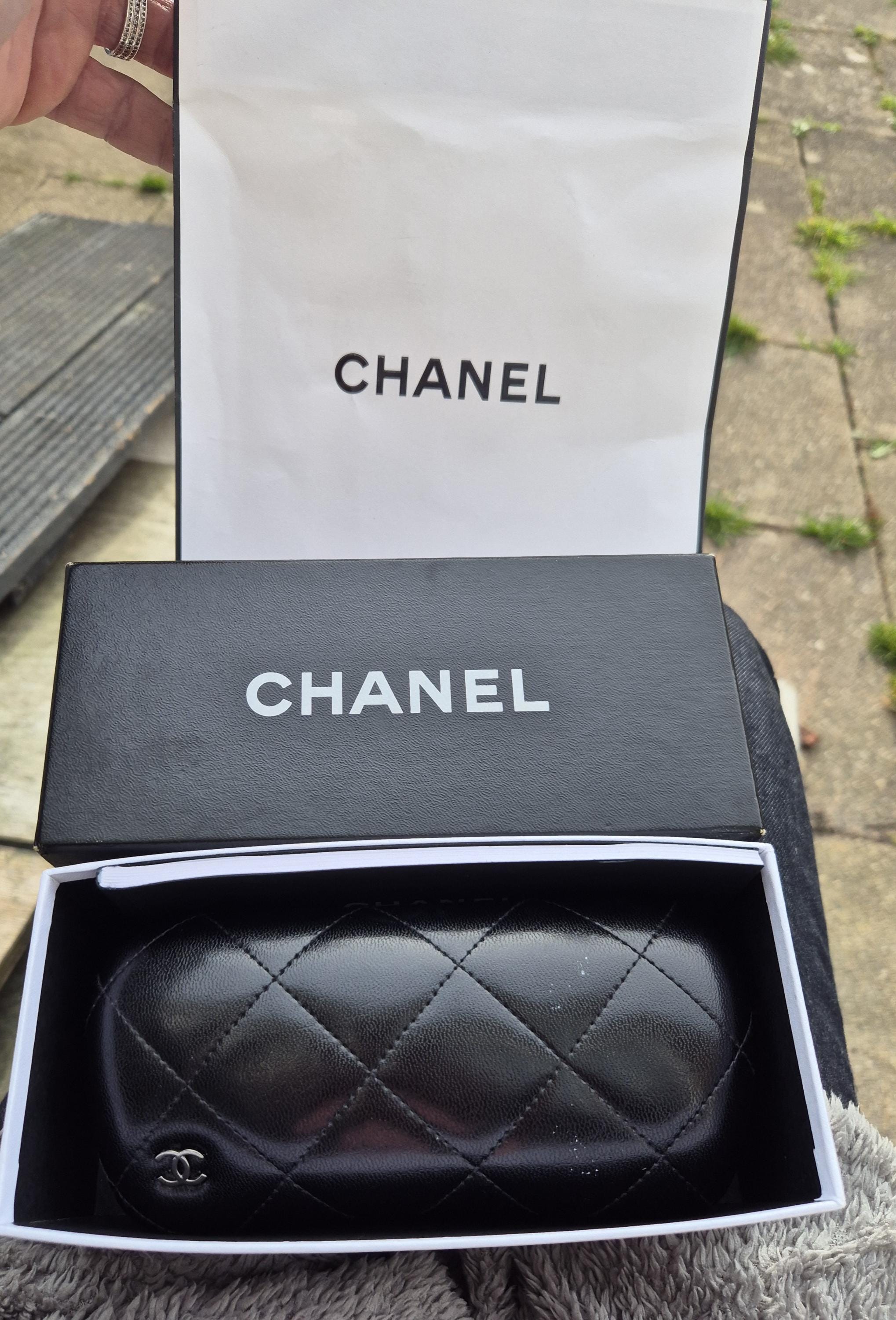 Chanel sunglasses pouch. ?? CHANEL Boy 5313 Acetate CC Butterfly Signature Black  main image 3