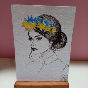 Pintura original de ACEO Arte Tarjetas de ACEO Pintura acrílica de ACEO Pintura original pequeña de ACEO 2.5X3.5 pulgadas Poder energético femenino de mujer ucraniana