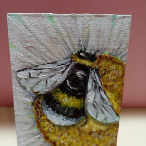 ACEO Pintura original abeja Arte ACEO tarjetas pintura acrílica pequeña pintura original 2.5X3.5 in abejorro abeja flores manzanilla