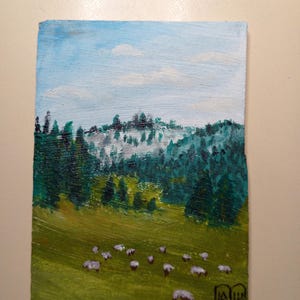 ACEO Dipinto originale Arte ACEO carte pittura acrilica piccolo dipinto originale 3.5X2.5 nel cielo montagne paesaggio pascolo pecore