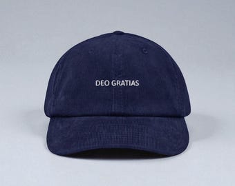 Deo Gratias、神に感謝、カトリックのキリスト教徒、コーデュロイのお父さん帽子、ヤッピー、プレッピー、カトリックの帽子、Saintwave