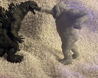 King kong to scale with Tokyo Clash OR gorilla for FWW and YaoLurk for FWW