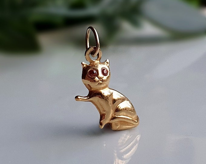 RARE and UNUSUAL Vintage 9ct Gold Cat Charm Set With HARD to
