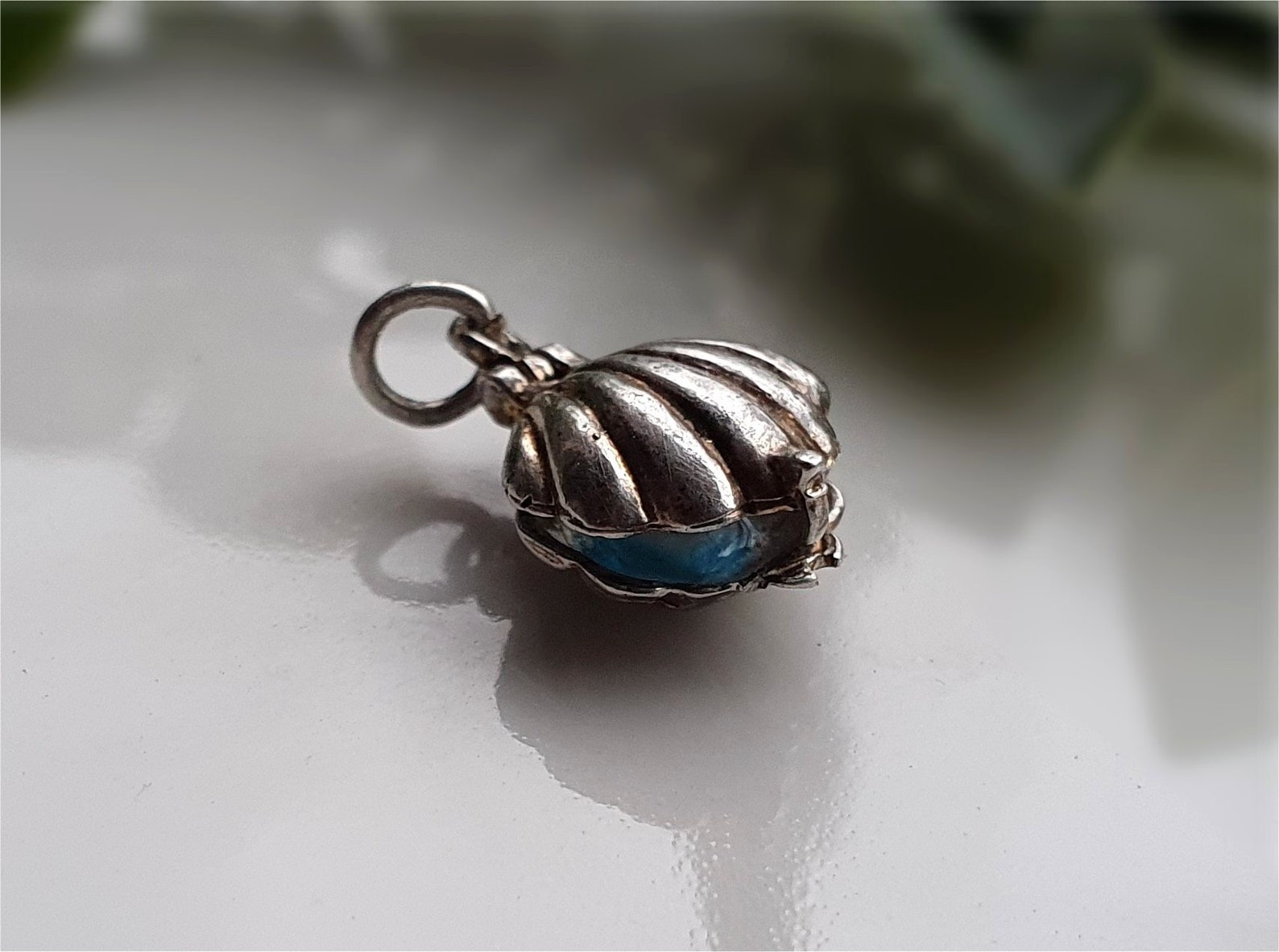 UNUSUAL Vintage Silver Sea Shell Charm, OPENS to Reveal Pearl in Water ...