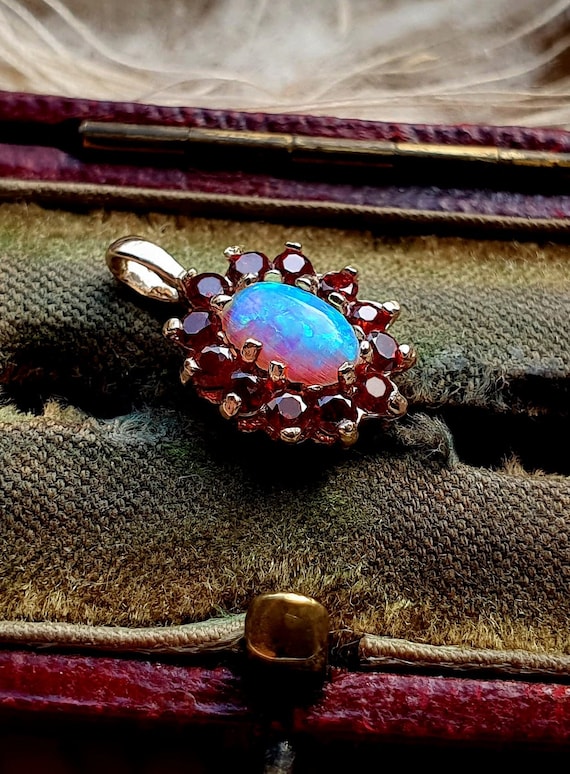 9ct opal hotsell pendant