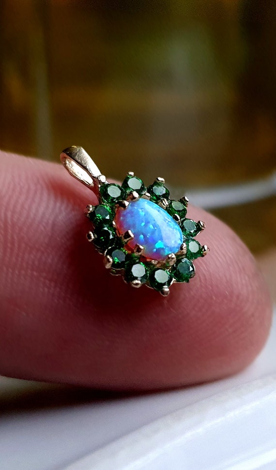 STUNNING Solid 9ct Gold Opal Emerald 