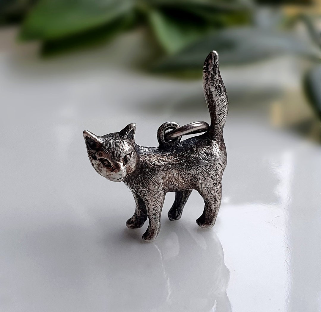 HIGHEST QUALITY Vintage Silver Cat Charm, AMAZING Detail, Sterling