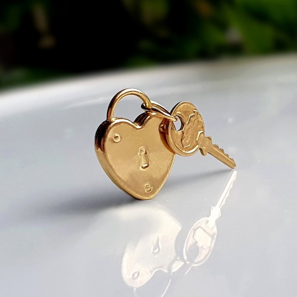 RARE and UNUSUAL, Genuine Vintage 9ct Gold Padlock and Key Charm, 2 Charms for the price on 1, Vintage 9ct Gold Charms { b }