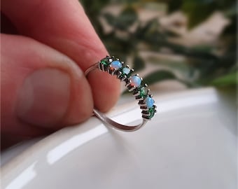 STUNNING Genuine OLD Vintage Sterling Silver Opal Emerald Eternity