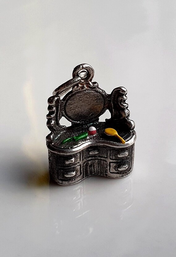 STERLING SILVER VINTAGE BRACELET CHARM DRESSING TABLE MIRROR .9 GRAM 19MM X 9MM STERLING SILVER VINTAGE BRACELET CHARM DRESSING TABLE MIRROR .9 GRAM 19MM X 9MM