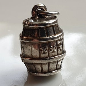 QUALITY Vintage Silver Beer Barrel Charm,Vintage silver beer barrel keg charm (C)