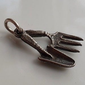 Vintage sterling silver garden tools charm, silver fork and shovel charm, Silver Gardening Charms, Garden Charms, Silver Spade Charm { f }