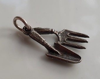 Vintage sterling silver garden tools charm, silver fork and shovel charm, Silver Gardening Charms, Garden Charms, Silver Spade Charm { f }