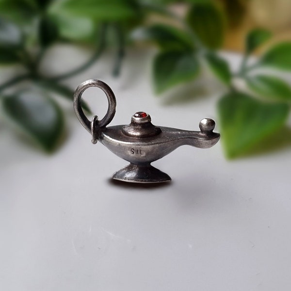 RARE USA Version vintage Silver Genie Lamp Charm, HARD To Find Charm, Gem Set Silver Genie Charm, Magic Lamp Charms, Aladdins Lamp Charms {o