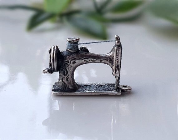 RARE Vintage Silver Sewing Machine Charm Still Wi… - image 3