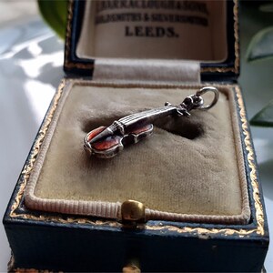 10pcs Charms Guitar Drum Violin Microphone Vintage Antique Bronze Color Musical Charms Pendant Jewelry Musical Instrument