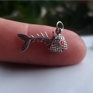 HIGHEST QUALiTY Vintage Silver Fish Charm, { ORIGINAL STONES } Vintage Silver Fish Bone Charm, Vintage Silver Gem Fish Charm { m }
