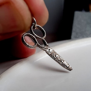 FANCY SCROLLED OPENING Vintage Silver Scissors Charm, Fancy Scroll Design, Sterling Silver Charms, Silver Sewing Charms, Silver Scissors g