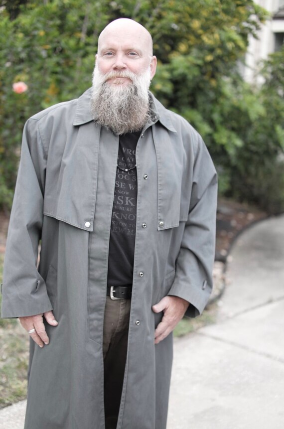 RARE vintage army green unisex utility trenchcoat.