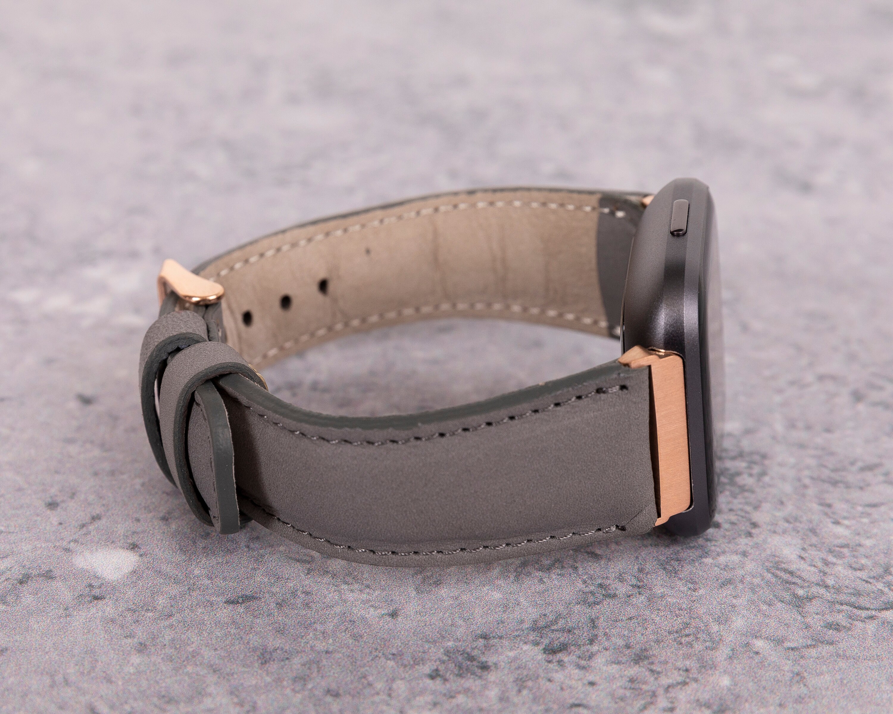 gray fitbit versa band