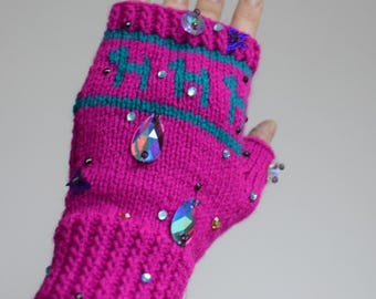 Hot pink & dogs hand knitted glam embellished fingerless gloves / handwarmers, sparkly crystals, beads. Perfect if you love to wear rings!