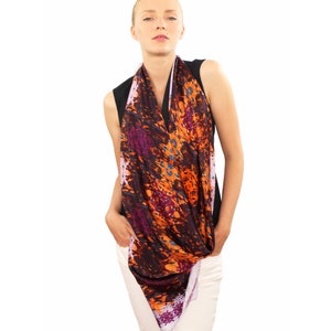Écharpe en soie florale, écharpe carrée en soie, écharpe peinte à la main pour femme, châle, très grande écharpe de créateur, écharpe multicolore, cadeaux pour elle