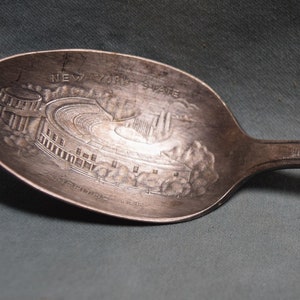 Vintage 1939 New York World&#39;s Fair Souvenir Silverplate Spoon Amphitheatre Wm. Rogers / Pat. Pend.