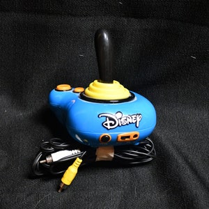 送料無料キャンペーン Vintage 2005 Jakks Pacific Disney TV Game Plug and Play 日焼け止め