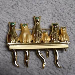 Vintage JJ Goldtone Moon Cats Pin , Jonette Gold Colored Cat Lovers Brooch  , Accessory for Halloween 