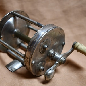 Vintage Pflueger Late 1950&#39;s - Early 1960&#39;s  &quot;Buckeye&quot; 80 Yard Bait Casting Casting Reel