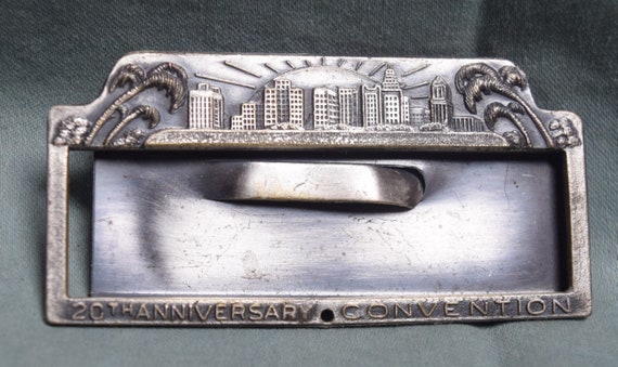 Épingle Porte-photo Vintage En Métal Argenté - Ancien Modèle - Occasion Pour Décoration Rétro