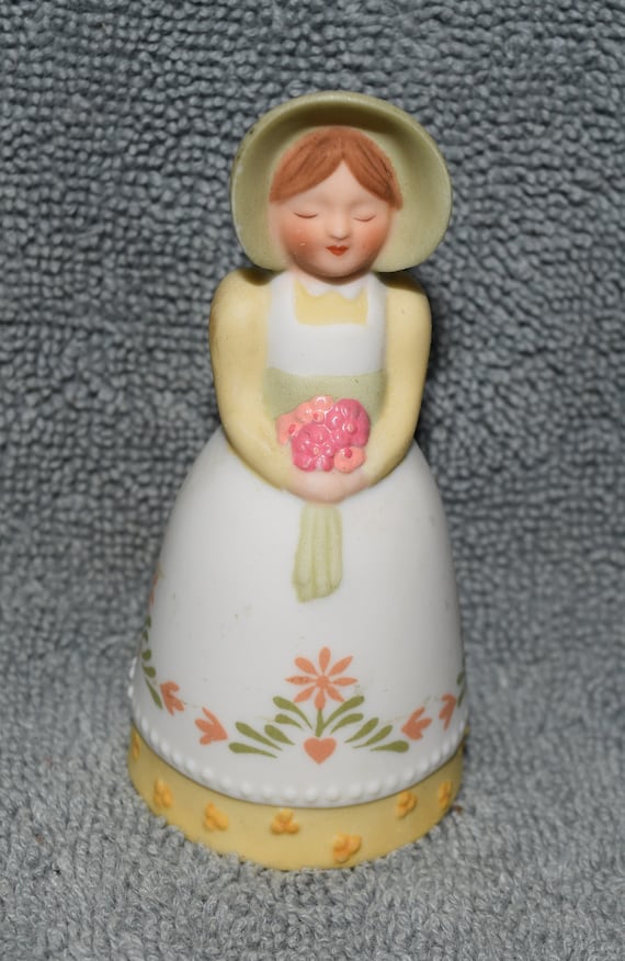 Vintage 1985 Little Girl Avon Bell Autumn Colors Beautiful Girl with Bouquet bell