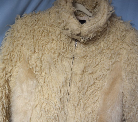 Forever 21 on Trend Faux Fur & Faux Lambs Wool / Sherpa Forever 21 on Trend Faux Fur & Faux Lambs Wool / Sherpa